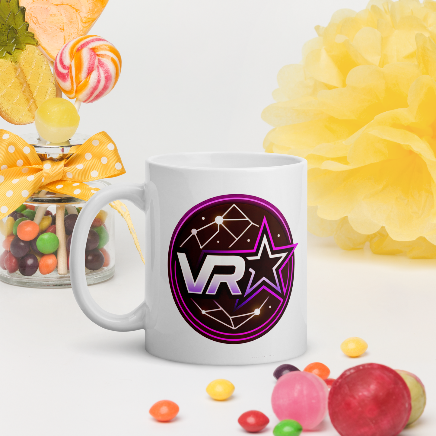 White glossy VR STARZ RED mug