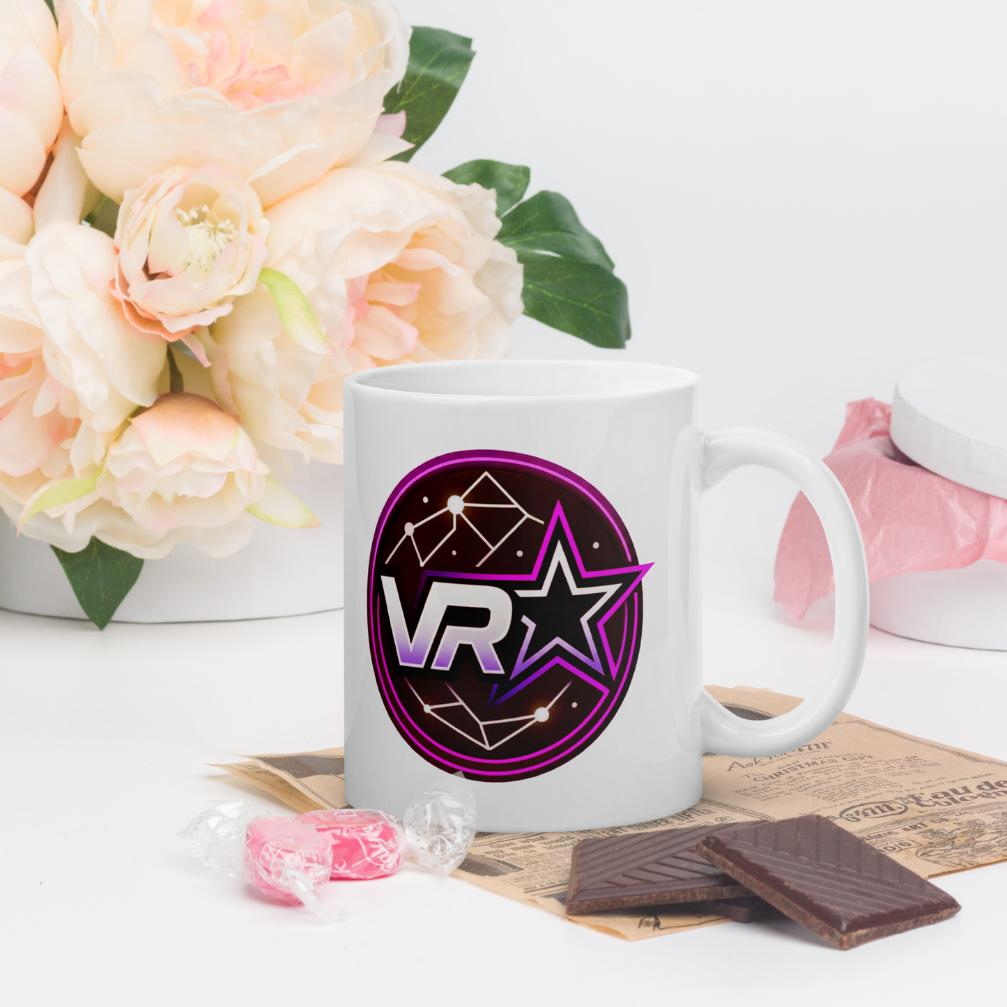 White glossy VR STARZ RED mug